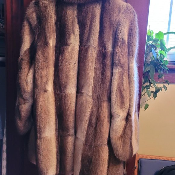 Vintage Fur Coat - Picture 2 of 8